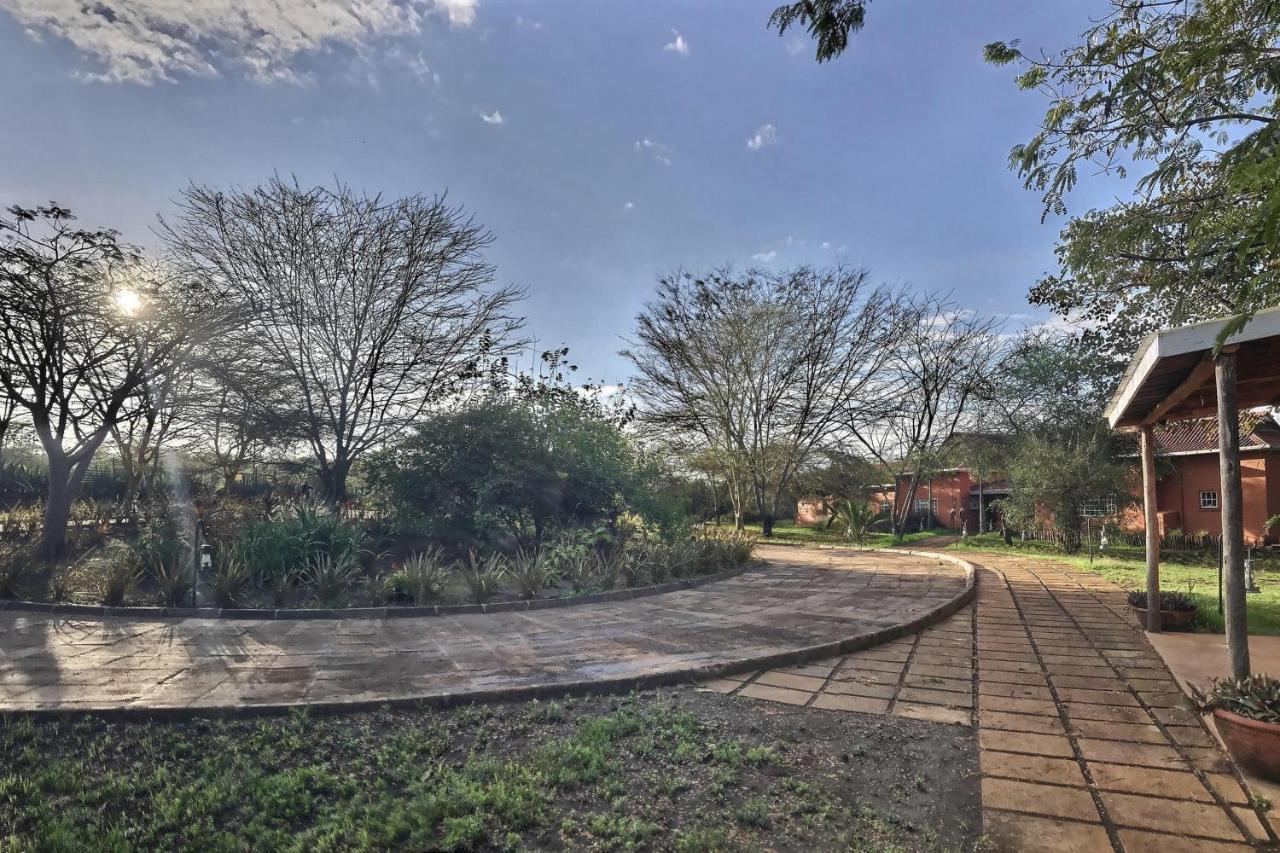 Olerai Lodge Arusha Buitenkant foto